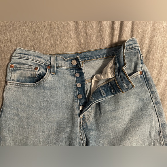 Levi Straight Leg 501s - Picture 3 of 5